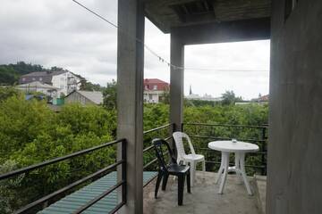 Фотографии Гостевой дом Guest House Zelenyi Dvorik г. Гагра Гагрский район (Абхазия) №2 Фото Гостевой дом Guest House Zelenyi Dvorik г. Гагра 2