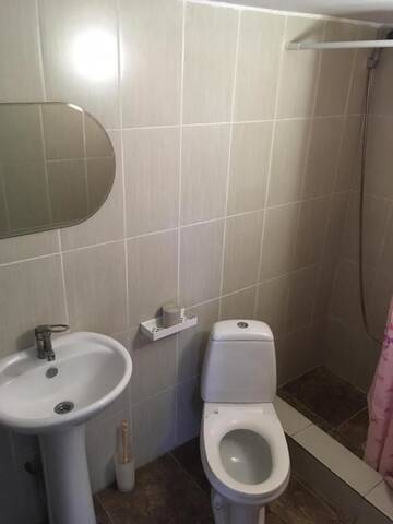 Фото номера Бюджетный трехместный номер Гостевой дом Guest House Flora г. Гагра 3