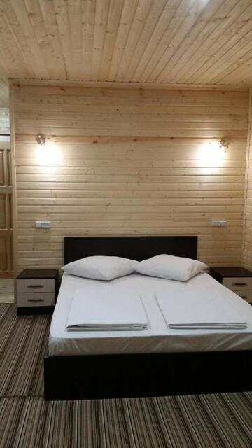 Фото номера Трехместный номер «Комфорт» с душем Гостевой дом Guest House Ahan г. Гагра 8