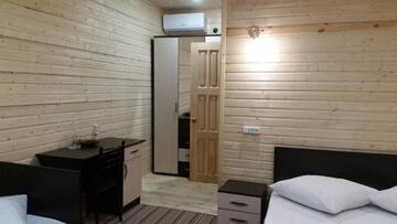 Фото номера Трехместный номер «Комфорт» с душем Гостевой дом Guest House Ahan г. Гагра 5