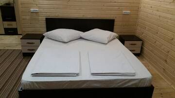 Фото номера Трехместный номер «Комфорт» с душем Гостевой дом Guest House Ahan г. Гагра 3