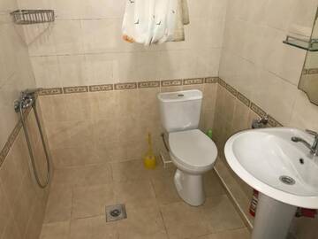 Фото номера Четырехместный номер с ванной комнатой Гостевой дом Guest House on Demerjipa г. Гагра 5
