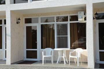 Фото номера Двухместный номер с 1 кроватью с видом на море Гостевой дом Guest House on Ardzinba 91 г. Гагра 6