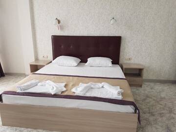 Фото номера Семейный полулюкс Гостевой дом Guest House on Ardzinba 91 г. Гагра 2