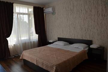 Фото номера Двухместный номер с 1 кроватью с видом на море Гостевой дом Guest House on Ardzinba 91 г. Гагра 2