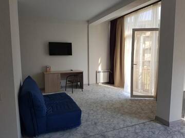 Фото номера Семейный полулюкс Гостевой дом Guest House on Ardzinba 91 г. Гагра 7