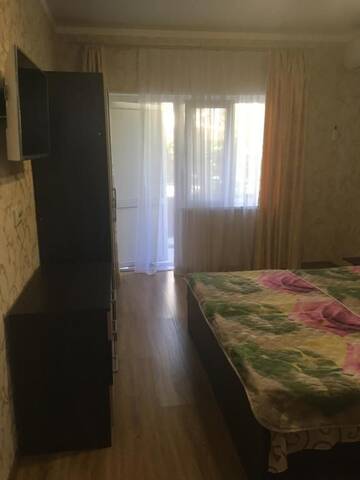 Фото номера Стандартный трехместный номер Гостевой дом Davido Hotel г. Гагра 5