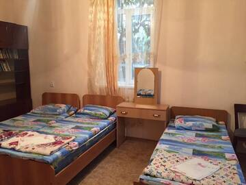 Фото номера Стандартный четырехместный номер Гостевой дом Guest House Margarita г. Гагра 2