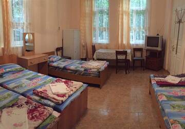 Фото номера Стандартный четырехместный номер Гостевой дом Guest House Margarita г. Гагра 4
