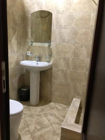 Фото номера Просторный двухместный номер с 2 отдельными кроватями Отель Hotel Sea г. Гагра 8