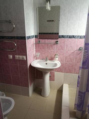 Фото номера Двухместный номер Делюкс с 1 кроватью и балконом Гостевой дом Guest House Villa Roza г. Гагра 2