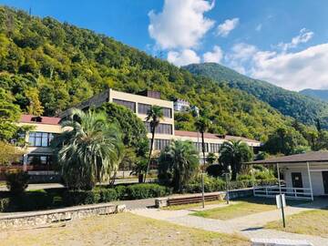 Фото Отель Hotel Continent Gagra г. Гагра 1