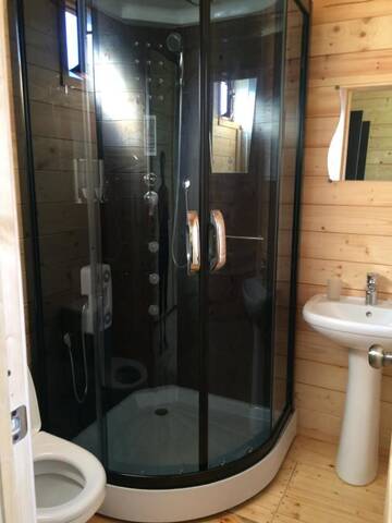 Фото номера Трехместный номер с основными удобствами Гостевой дом Guest House Gelios г. Гагра 10