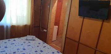 Фото номера Бюджетный трехместный номер Отель River Hotel г. Гагра 5