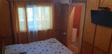 Фото номера Бюджетный трехместный номер Отель River Hotel г. Гагра 2