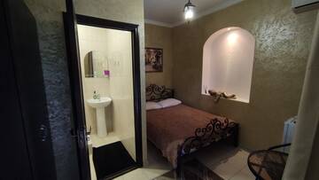 Фото номера Двухместный номер Standard с видом на озеро Гостевой дом Guest House Agava on Cherkesskaya 36 г. Гагра 7