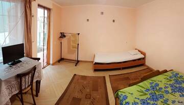 Фото номера Роскошный трехместный номер Гостевой дом Guest house Nikolay г. Гагра 4