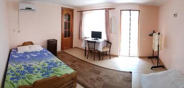Фото номера Роскошный трехместный номер Гостевой дом Guest house Nikolay г. Гагра 2