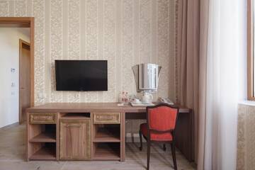Фото номера Люкс без балкона Отель Amra Park-hotel &amp; Spa г. Гагра 8