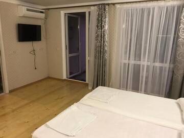 Фото номера Трехместный номер «Комфорт» с душем Гостевой дом Guest house Dali г. Гагра 3