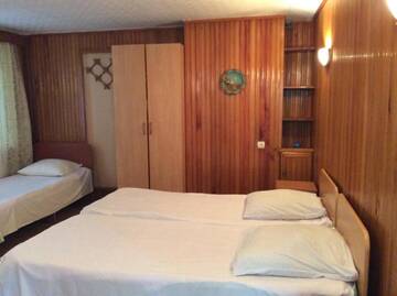 Фото номера Четырехместный номер эконом-класса Гостевой дом Guest house Dali г. Гагра 3