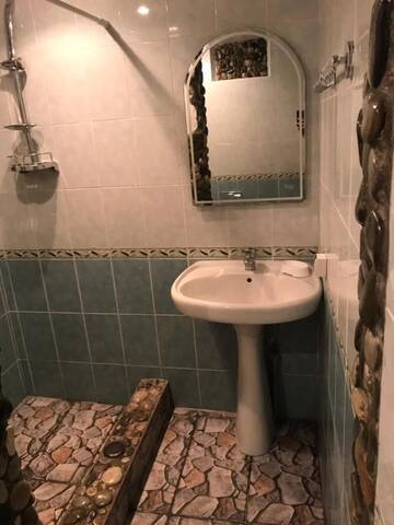 Фото номера Трехместный номер «Комфорт» с душем Гостевой дом Guest house Dali г. Гагра 4