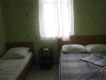 Фото номера Бюджетный трехместный номер Гостевой дом Гостевой дом &quot;МАТИС&quot; г. Гагра 4