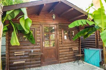 Фото номера Коттедж с 1 спальней Комплексы для отдыха с коттеджами/бунгало Cottages in Gagra г. Гагра 2