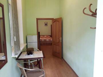 Фото номера Стандартный четырехместный номер Мини-отель Green Guest house г. Гагра 2