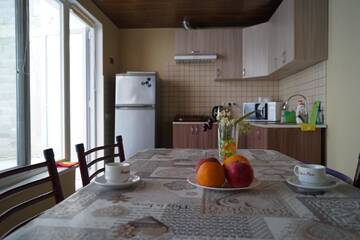Фото номера Стандартный трехместный номер Гостевой дом Nobi Guest House г. Гагра 9