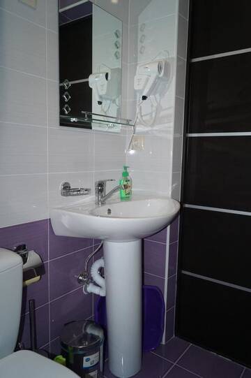 Фото номера Стандартный трехместный номер Гостевой дом Nobi Guest House г. Гагра 2