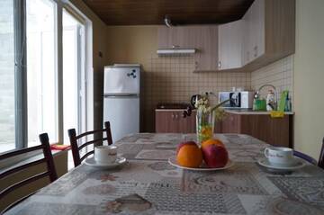 Фото номера Стандартный трехместный номер Гостевой дом Nobi Guest House г. Гагра 36