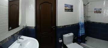 Фото номера Семейный люкс с балконом Гостевой дом Guest House Polet Chayki г. Гагра 2