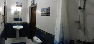 Фото номера Семейный люкс с балконом Гостевой дом Guest House Polet Chayki г. Гагра 3