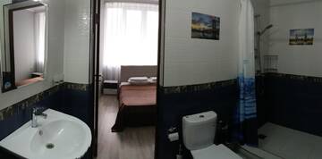 Фото номера Семейный люкс с балконом Гостевой дом Guest House Polet Chayki г. Гагра 4