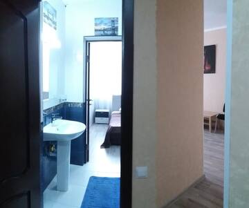 Фото номера Семейный люкс с балконом Гостевой дом Guest House Polet Chayki г. Гагра 5