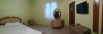 Фото номера Трехместный номер Гостевой дом Guest House Polet Chayki г. Гагра 3