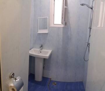 Фото номера Четырехместный номер с балконом Гостевой дом Guest House Polet Chayki г. Гагра 5