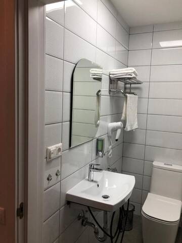 Фото номера Двухместный номер с 1 кроватью и балконом Отель RIT Hotel г. Гагра 2
