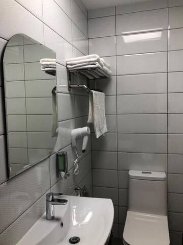 Фото номера Двухместный номер с 1 кроватью и балконом Отель RIT Hotel г. Гагра 5