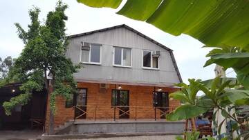 Фото номера Двухместный номер с 2 отдельными кроватями и собственной ванной комнатой Гостевой дом Гостевой дом у Ларисы г. Гагра 23