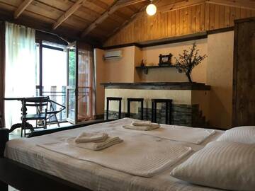Фото номера Cемейный номер с собственной ванной комнатой Гостевой дом Bliss Guesthouse г. Гагра 2