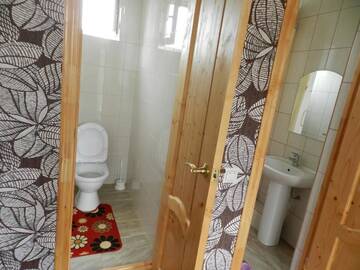 Фото номера Трехместный номер Гостевой дом Viphezda Guest House г. Гагра 2
