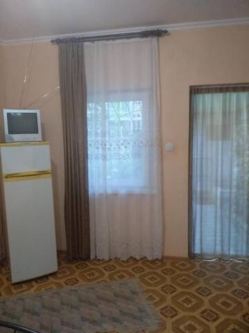 Фото номера Двухместный номер с 1 кроватью и собственной ванной комнатой Отели типа «постель и завтрак» Гостевой дом Гагра г. Гагра 3