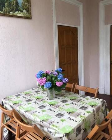 Фото номера Трехместный номер, вид на сад Гостевой дом Gortenziya г. Гагра 9