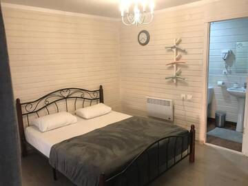 Фото номера Трехместный номер с видом на море Кемпинги “Black Sea” cottages г. Гагра 37