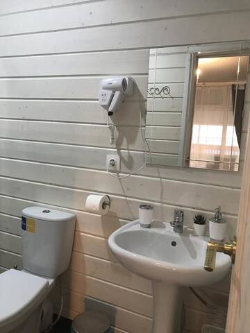 Фото номера Трехместный номер с видом на море Кемпинги “Black Sea” cottages г. Гагра 11
