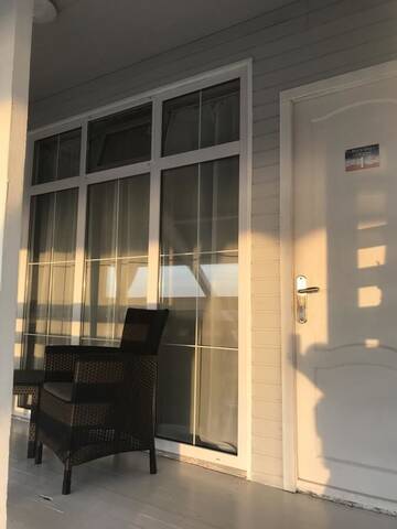Фото номера Трехместный номер с видом на море Кемпинги “Black Sea” cottages г. Гагра 9