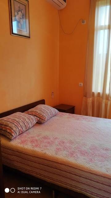 Фото номера Двухместный номер с 1 кроватью, вид на сад Гостевой дом V gostyah u Emmy Guesthouse г. Гагра 2