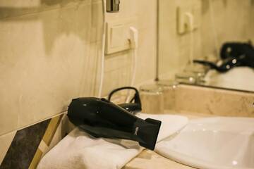 Фото номера Двухместный номер с 1 кроватью или 2 отдельными кроватями Отель Amza Park Hotel г. Гагра 9
